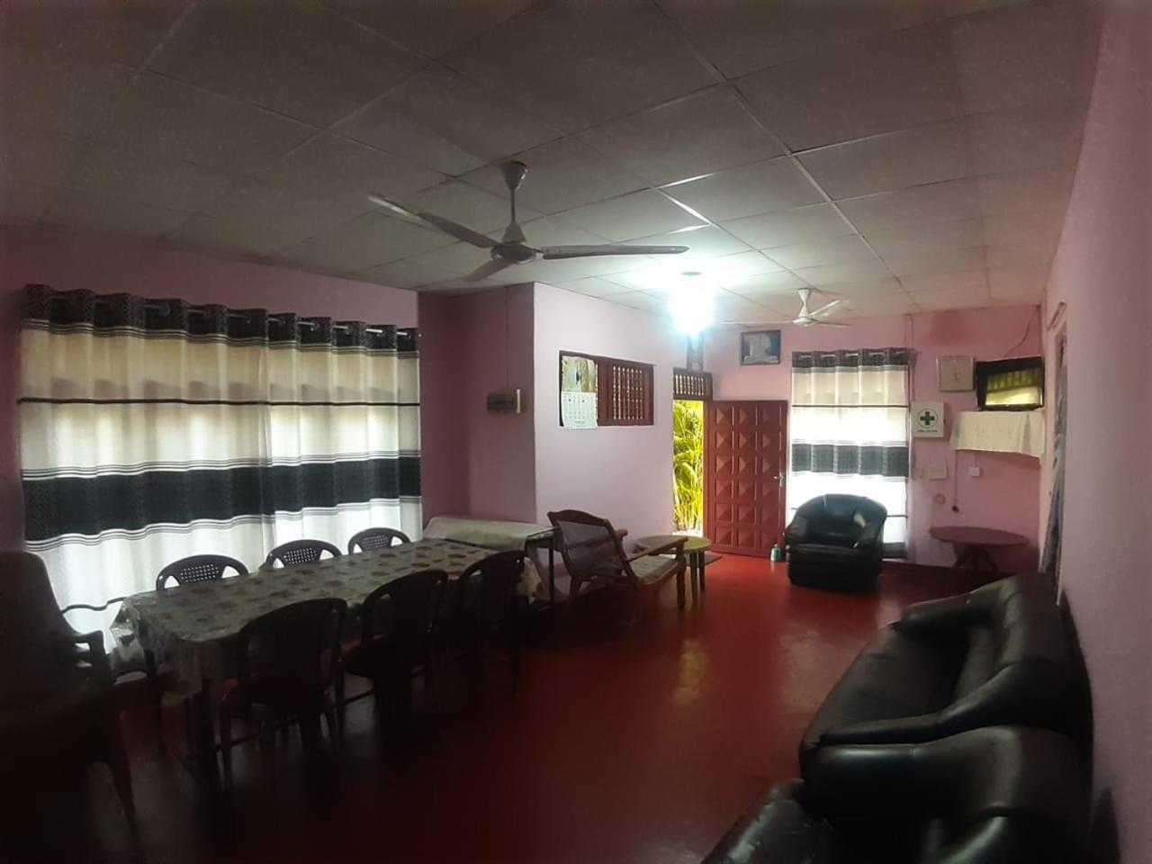 Amila Guest Hotel Trincomalee Exterior photo
