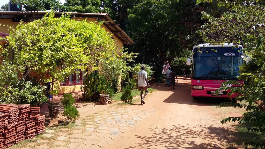 Amila Guest Hotel Trincomalee Exterior photo